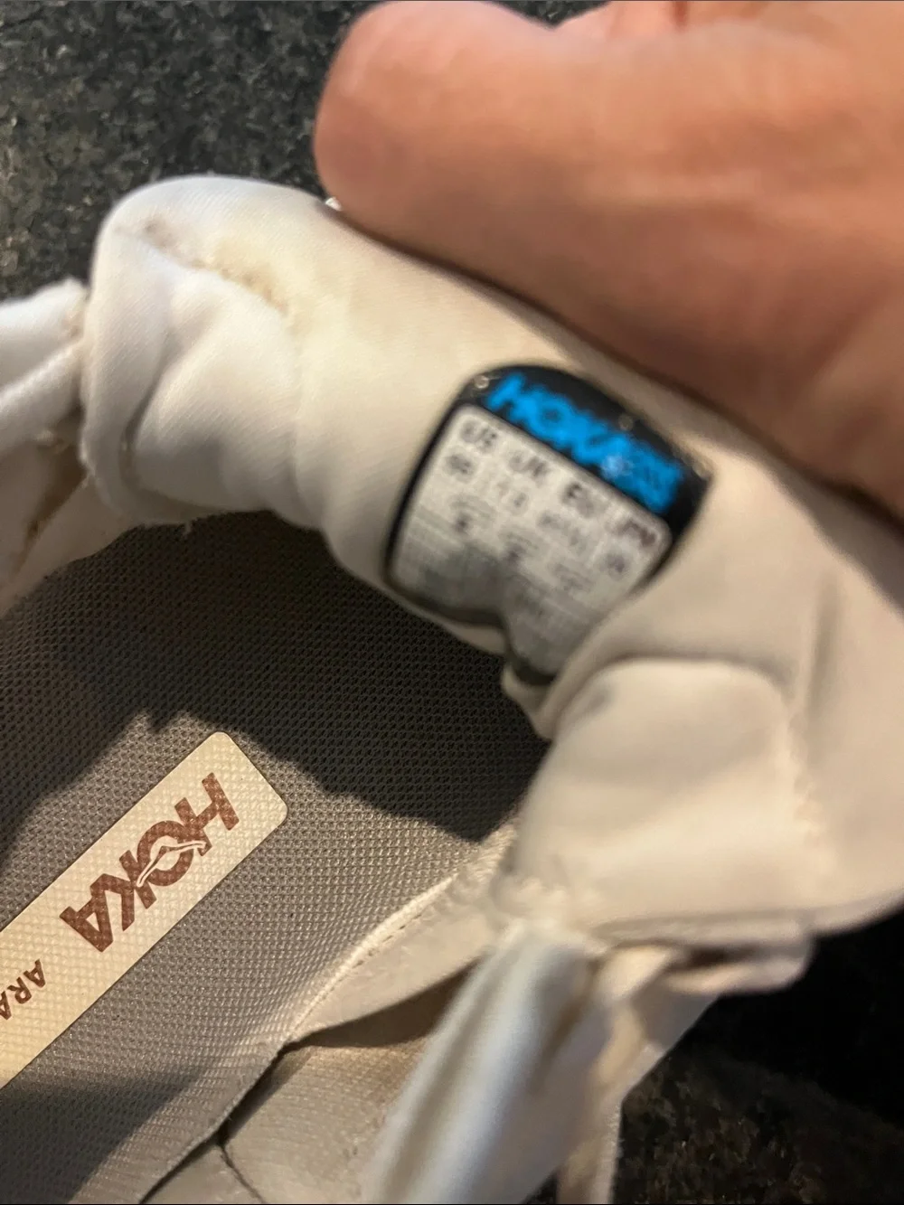 Hoka Arahi Women’s Size 9 Sneakers with Gold Logo